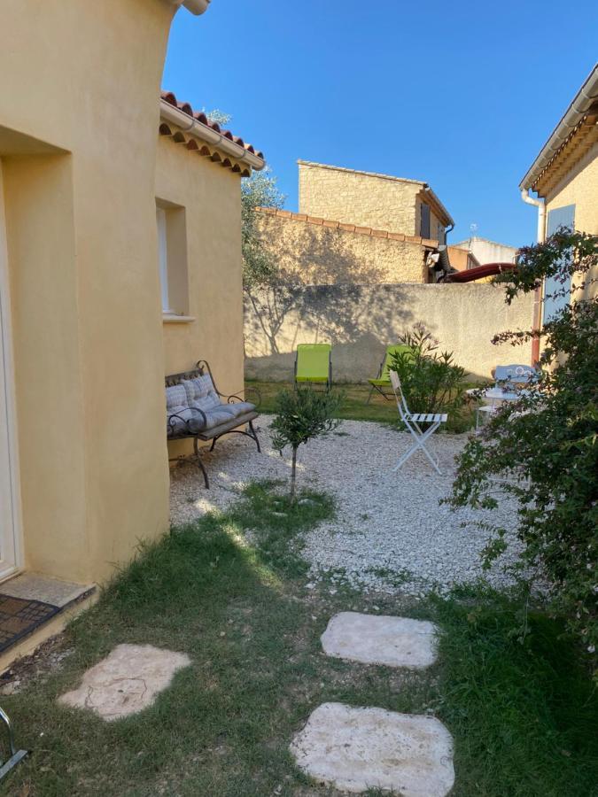 Gite Lou Sabai Au Pied Des Dentelles De Montmirail, Piscine Partagee 欧比尼昂 外观 照片